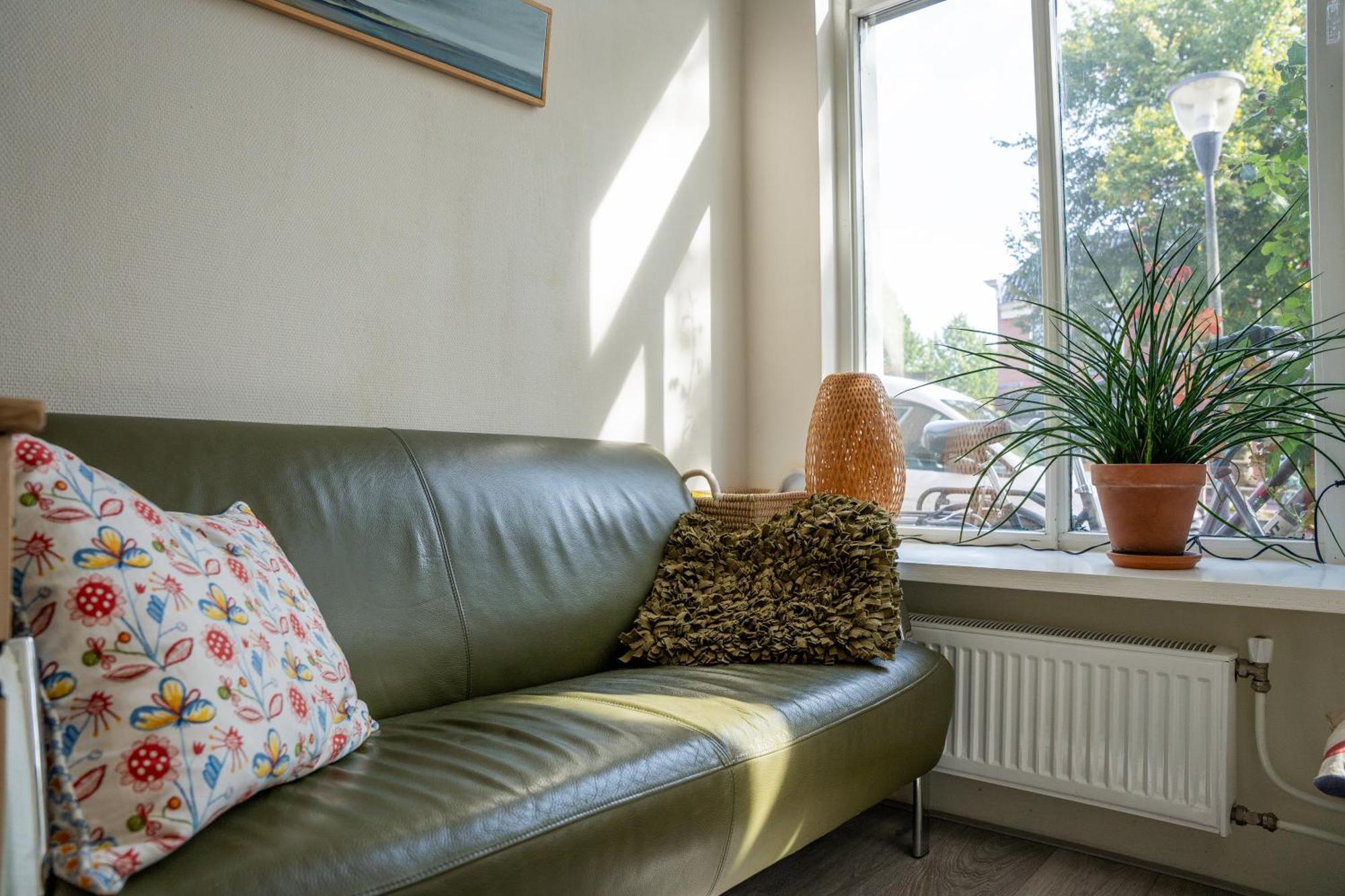 Bed In De Binnenstad ♡ Bed Downtown Леуварден Екстериор снимка